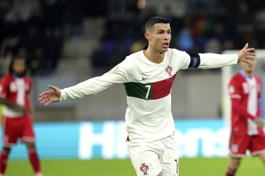 Ronaldo nets 121st, 122nd goals as Portugal routs Luxembourg