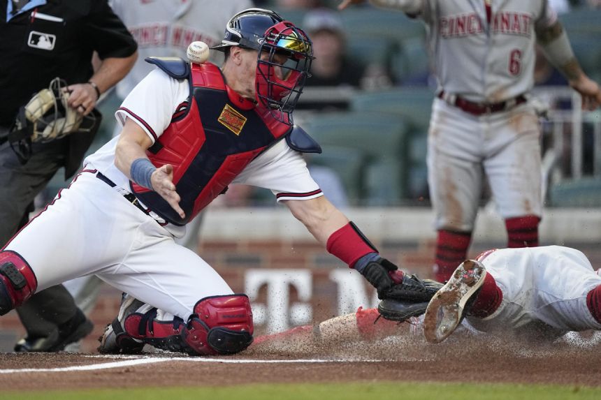 Rosario's tie-breaking HR in 8th sends Braves past Reds, 5-4