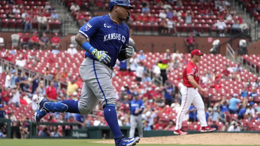 Salvador Perez leads Royals to 6-4 victory over Cardinals in opener of doubleheader