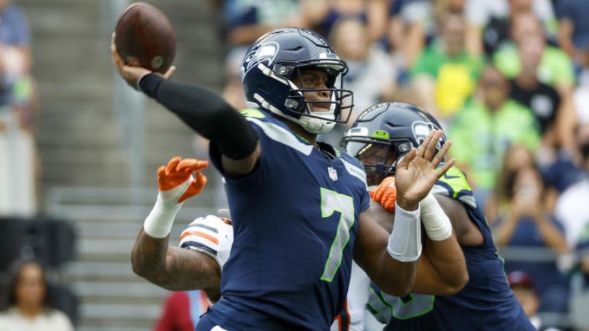 Seahawks QB battle is over: Geno Smith named starter for Week 1 opener ...