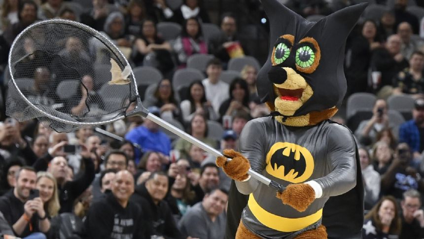 Spurs mascot The Coyote captures bat with net -- to the delight of Wembanyama