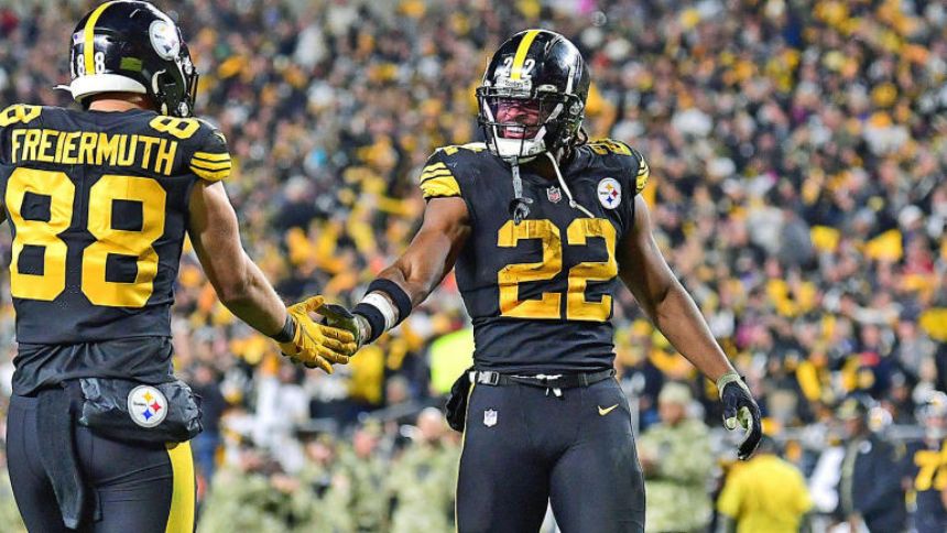 Steelers' Najee Harris breaks Franco Harris' franchise rookie rushing  record during 'MNF' 