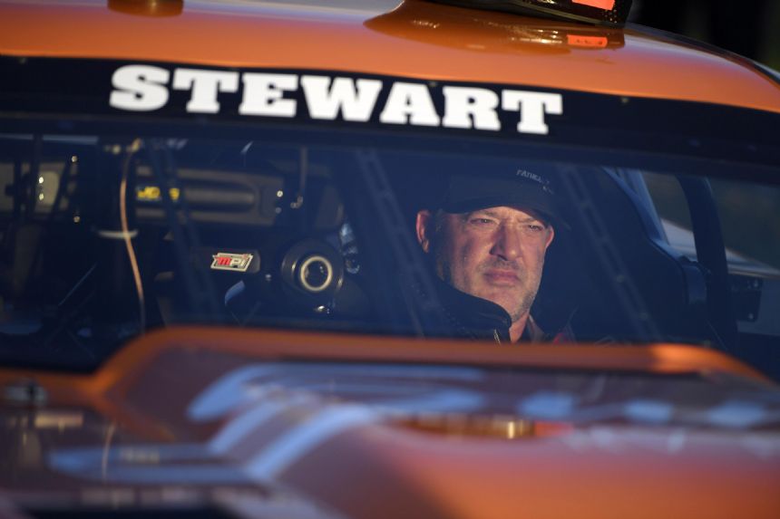 Stewart follows heart, begins full-time drag-racing career