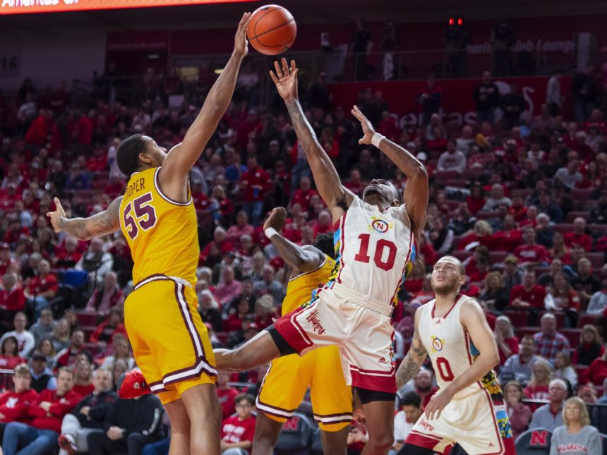 Streaking Nebraska thwarts plummeting Minnesota 78-67