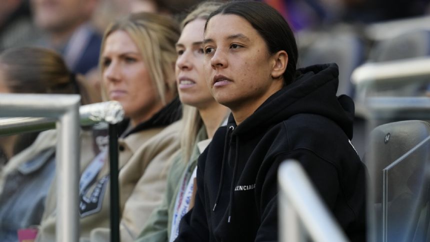 Striker Sam Kerr staying with Chelsea for two more years to 2026