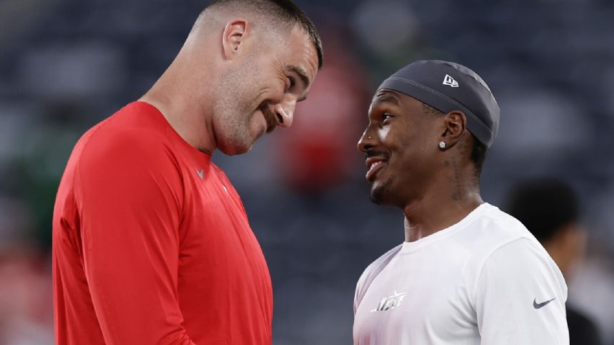 Taylor Swift watches Travis Kelce's Chiefs take on the Jets at MetLife  Stadium