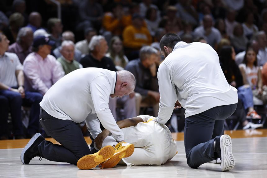 Tennessee PG Zakai Zeigler suffers season-ending knee injury