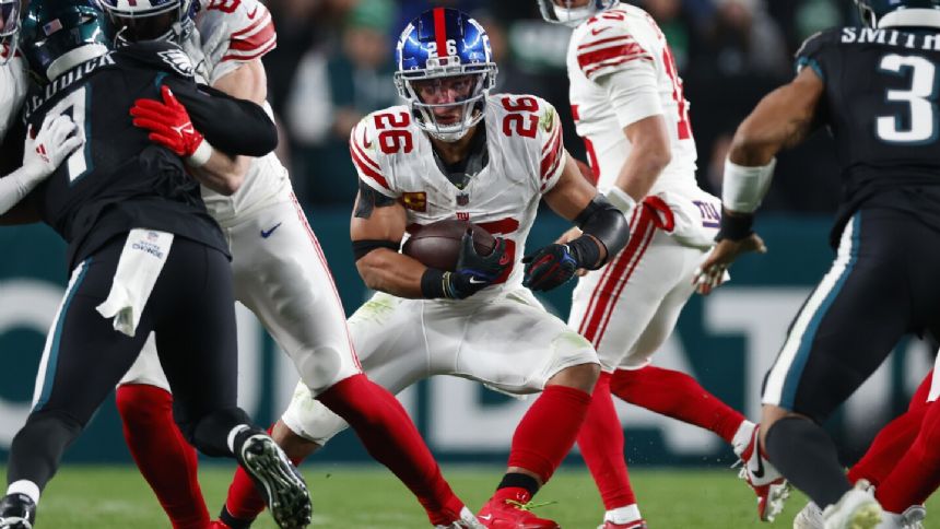 The Giants are giving star running back Saquon Barkley the chance to test free agency