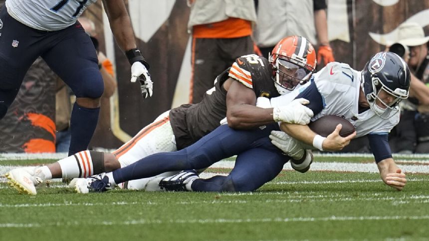 Tennessee Titans vs. Cleveland Browns: Prediction, NFL picks, odds for NFL  Week 3 (9/24/2023) 