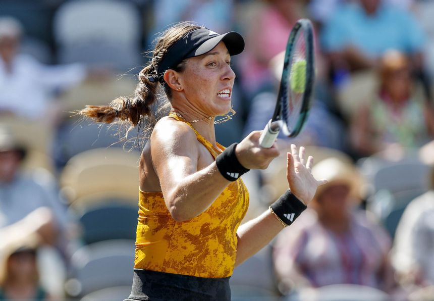 Top-seed Pegula, past champ Keys advance in Charleston Open