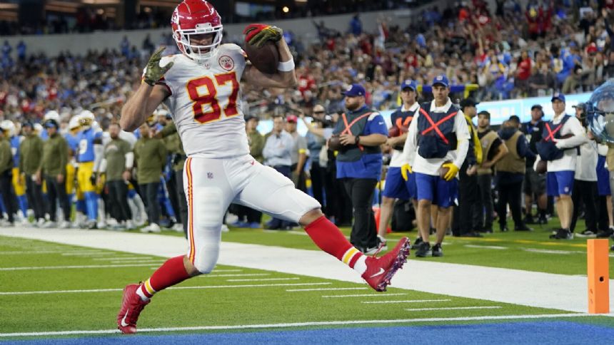 Travis Kelce picked as the top tight end in the AP's NFL Top 5 rankings