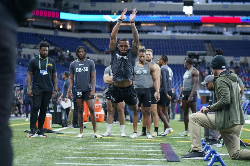 Turner takes lead with 4.26-second 40 at NFL combine