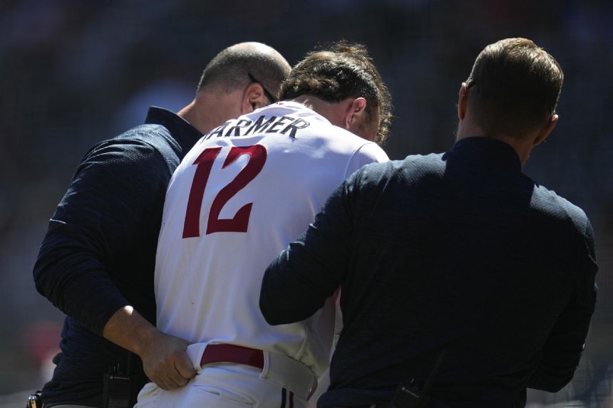 Twins' Farmer hit in face by 92 mph fastball from Giolito