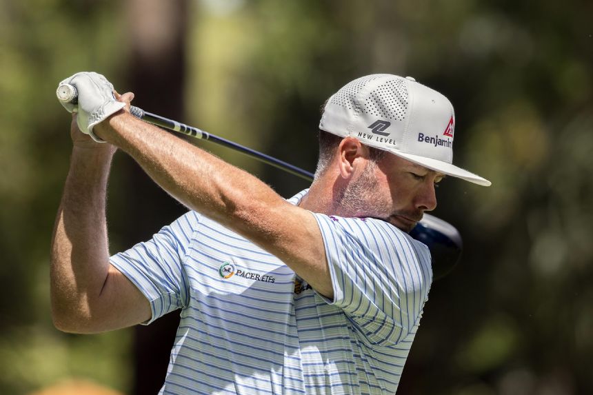 US Open champ Fitzpatrick holds 1-shot lead at RBC Heritage