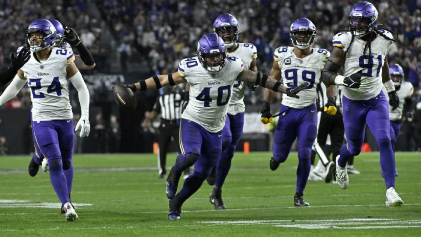 Vikings' defense driving playoff chase as O'Connell mulls another QB change