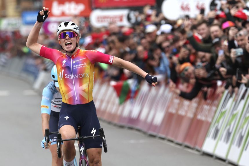 Vollering secures Ardennes classics triple with Lige win