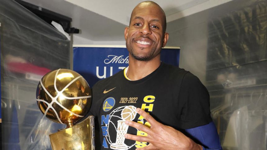 Warriors' Andre Iguodala returning for 19th and final NBA season: 'Steph, this is the last one'