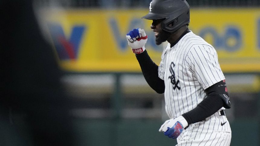 White Sox OF Luis Robert Jr. leaves game with hip flexor injury ...