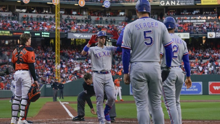 Sonny Gray, Kyle Farmer take on Dusty Baker in ALDS Game 3 in