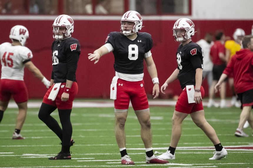 Wisconsin QB Tanner Mordecai already emerging as team leader