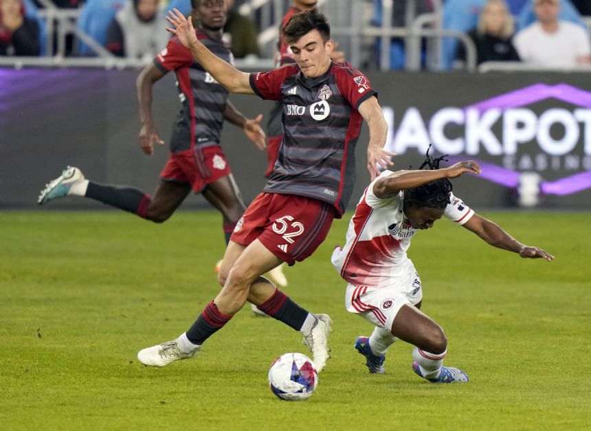 Wood, Jones lead Revolution to 2-0 victory over Toronto