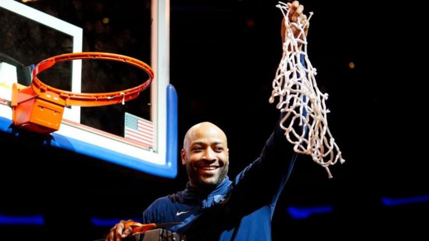 Xavier vs. Texas A&M score: Musketeers hit late basket to win NIT championship for interim coach Jonas Hayes