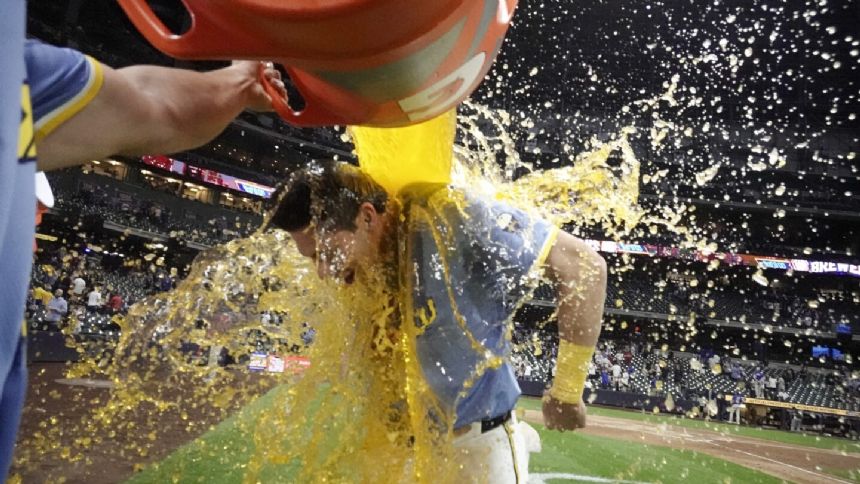 Yelich has 5 hits and 5 RBIs to lead the Brewers to a 12-5 victory over the White Sox