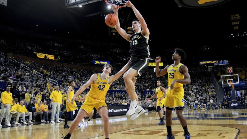 Zach Edey matches season high with 35 points, helps No. 3 Purdue bounce back and beat Michigan 84-76
