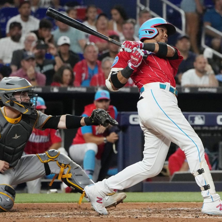 Rookies shine for Astros as Kessinger homers, Julks has 4 hits in