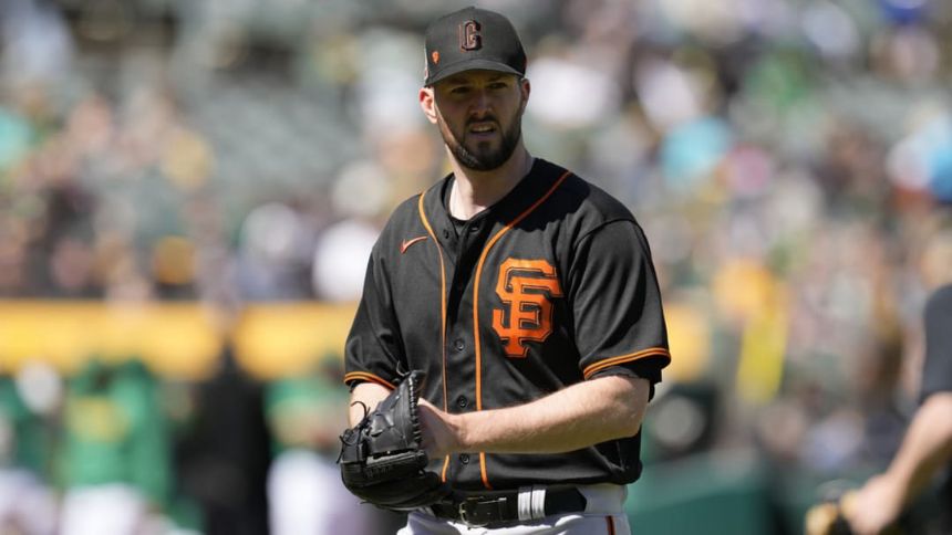 Giants vs Pirates Betting Odds, Free Picks, and Predictions (5/22/2024)
