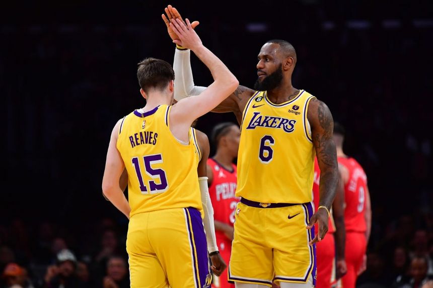 Warriors vs Lakers Betting Odds, Free Picks, and Predictions (2/23/2023)