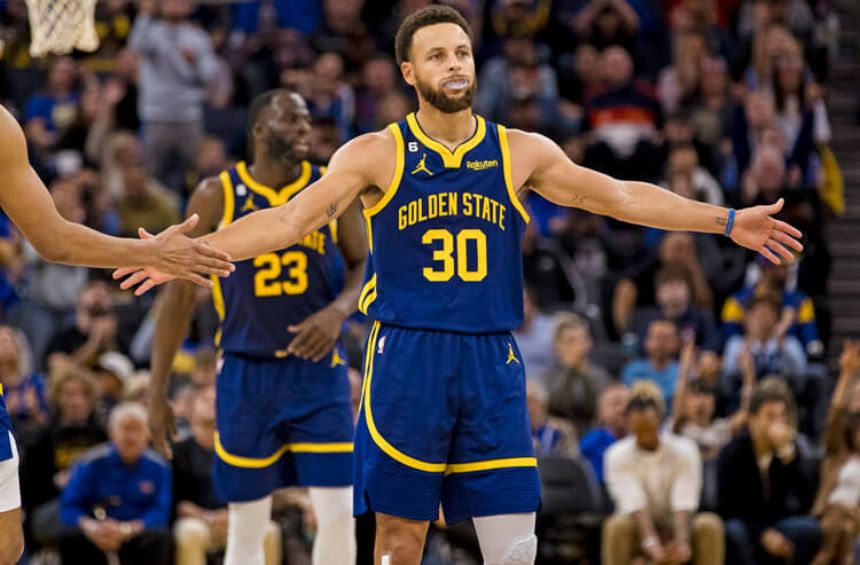 Warriors vs Bucks Betting Odds, Free Picks, and Predictions (1/13/2024)