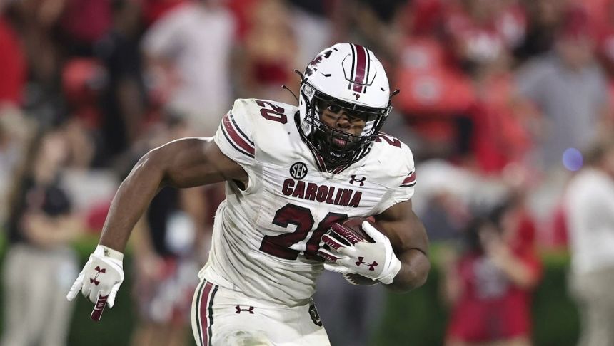 South Carolina vs Notre Dame Betting Odds, Free Picks, and Predictions (12/30/2022)