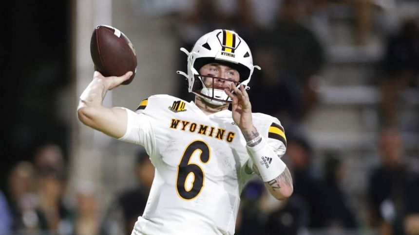 Wyoming vs Ohio Betting Odds, Free Picks, and Predictions (12/30/2022)