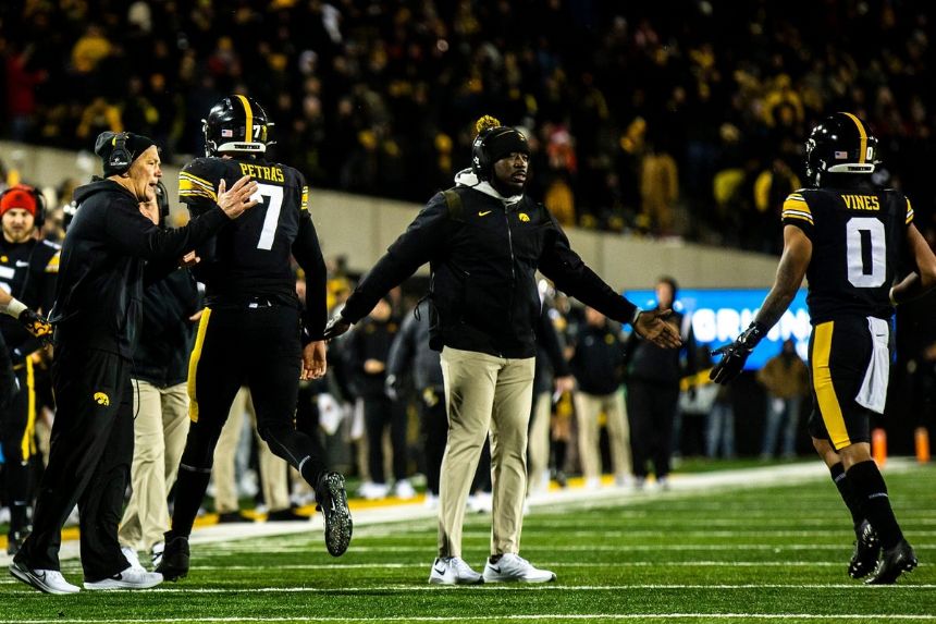 Iowa vs Nebraska Betting Odds, Free Picks, and Predictions (11/24/2023)