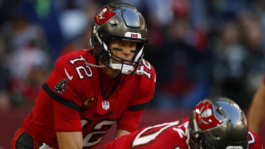 Watson worked as Falcons ball boy, was tipped $1K to get