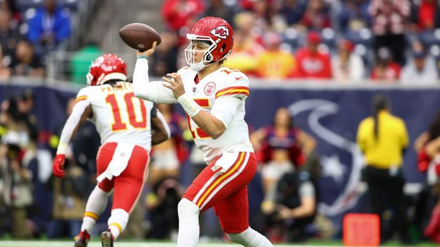 What channel is Kansas City Chiefs game today? (12/24/2022) FREE