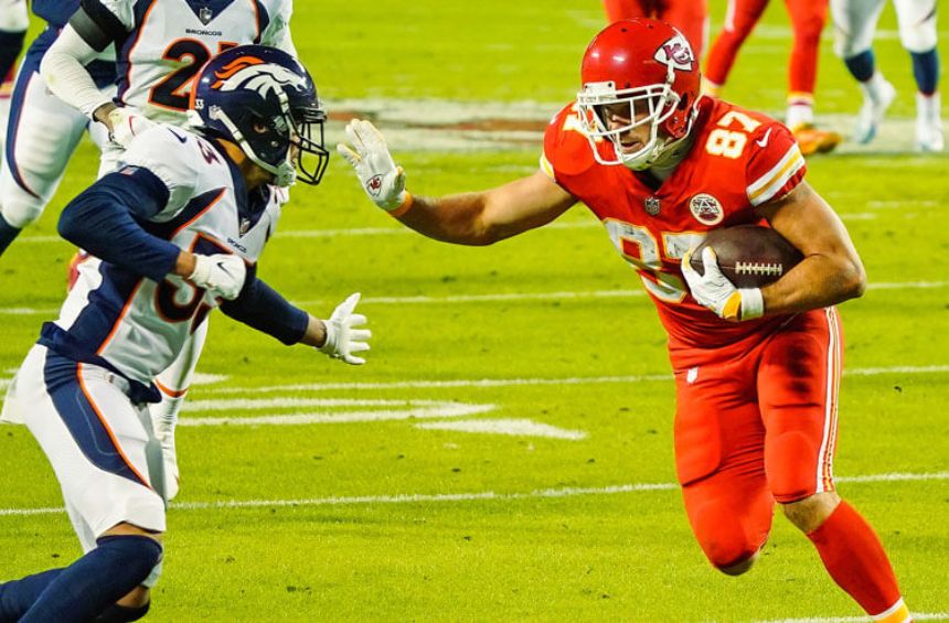 Chiefs vs. Broncos Prediction: Week 17 Odds, Picks & Moneyline – January 1,  2023 - Betsperts