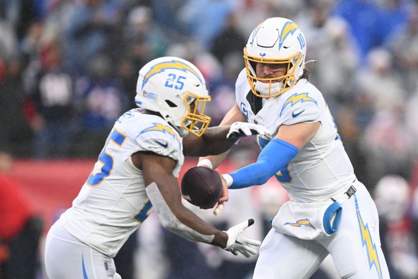 Chargers vs Broncos Betting Odds, Free Picks, and Predictions (12/31/2023)