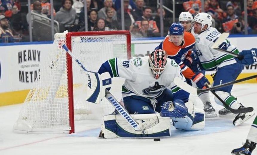 Oilers vs Canucks Betting Odds, Free Picks, and Predictions (10/5/2022)