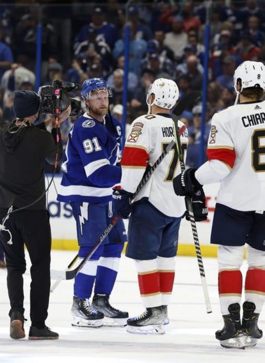 Panthers vs Lightning Betting Odds, Free Picks, and Predictions (10/8/2022)