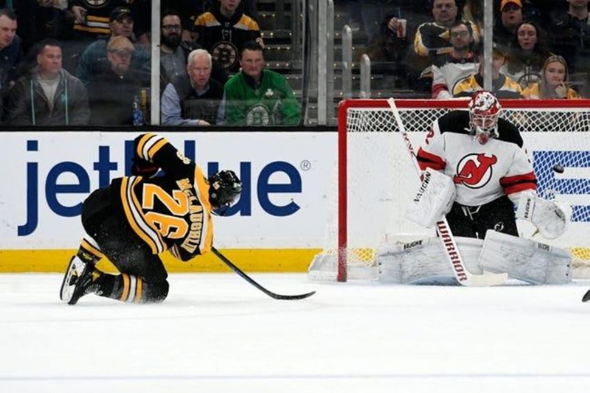 Devils vs Bruins Betting Odds, Free Picks, and Predictions (10/8/2022)