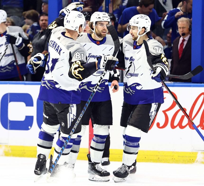 Panthers vs Lightning Betting Odds, Free Picks, and Predictions (12/10/2022)