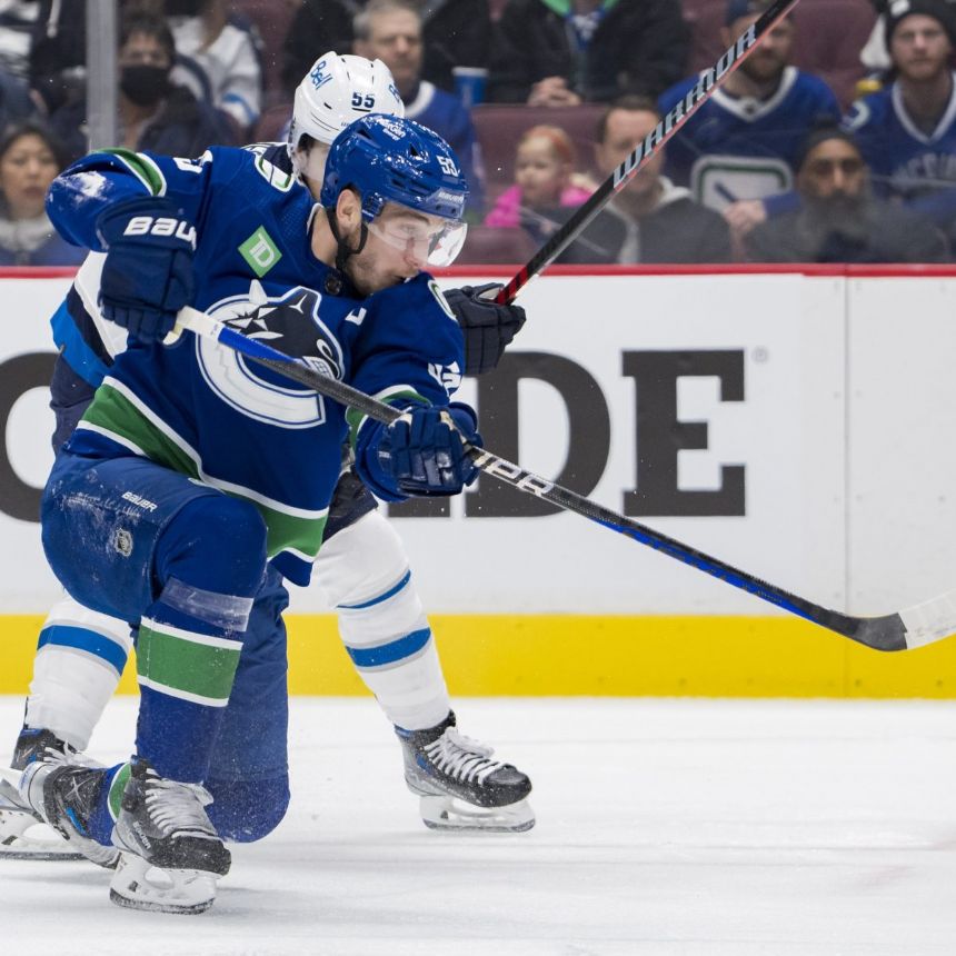 Lightning vs Canucks Betting Odds, Free Picks, and Predictions (1/18/2023)