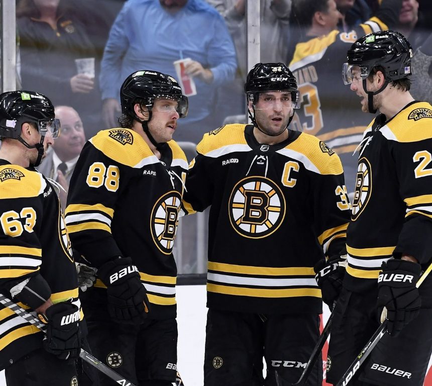 Bruins vs Hurricanes Betting Odds, Free Picks, and Predictions (1/29/2023)