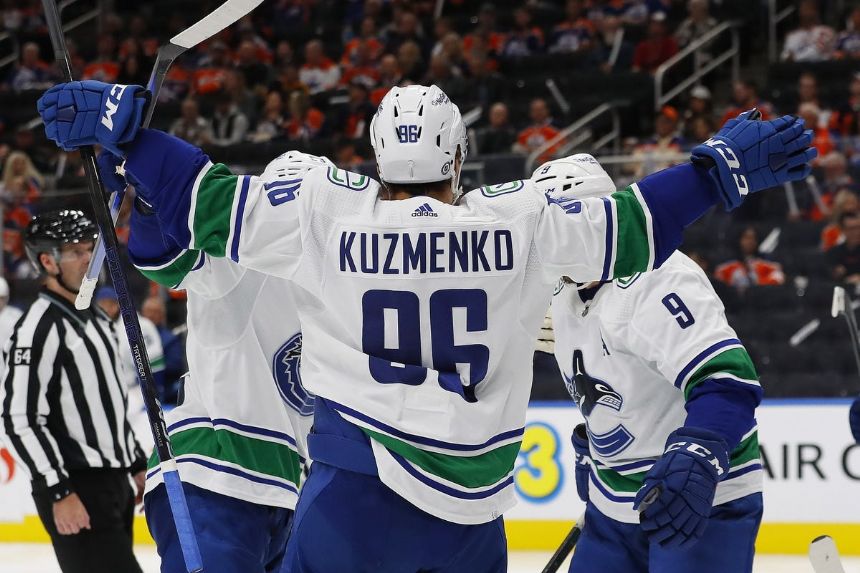 Flyers vs Canucks Betting Odds, Free Picks, and Predictions (2/18/2023)