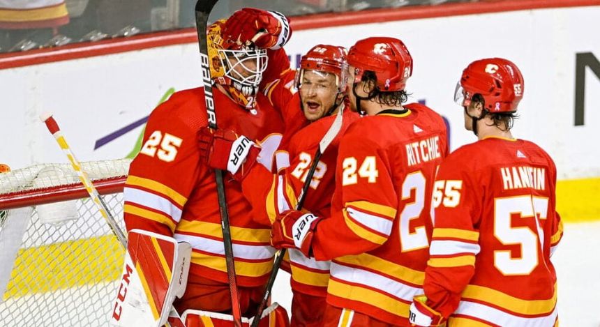 Flames vs. Canucks Pick Center - 10:08 PM ET (3/31/2023) - NHL Hockey -  CapperTek