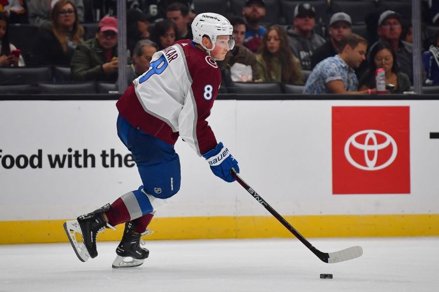 Blackhawks vs Avalanche Betting Odds, Free Picks, and Predictions (10/19/2023)