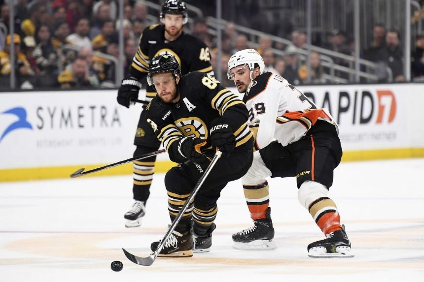 Bruins vs Red Wings Betting Odds, Free Picks, and Predictions (11/4/2023)