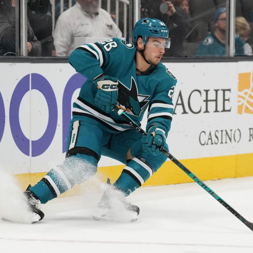 Sharks vs Bruins Betting Odds, Free Picks, and Predictions (11/30/2023)